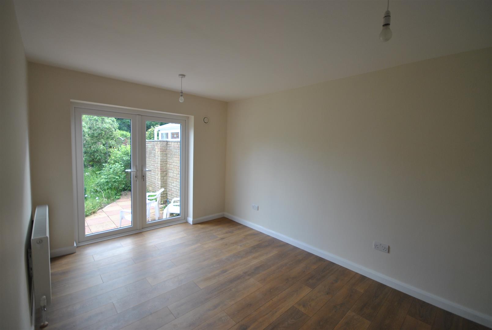 2 Bedrooms, Bungalow